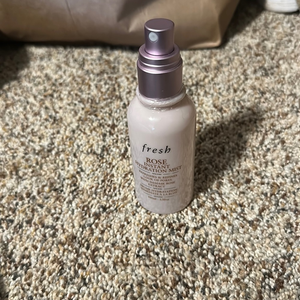 Rose skincare spray